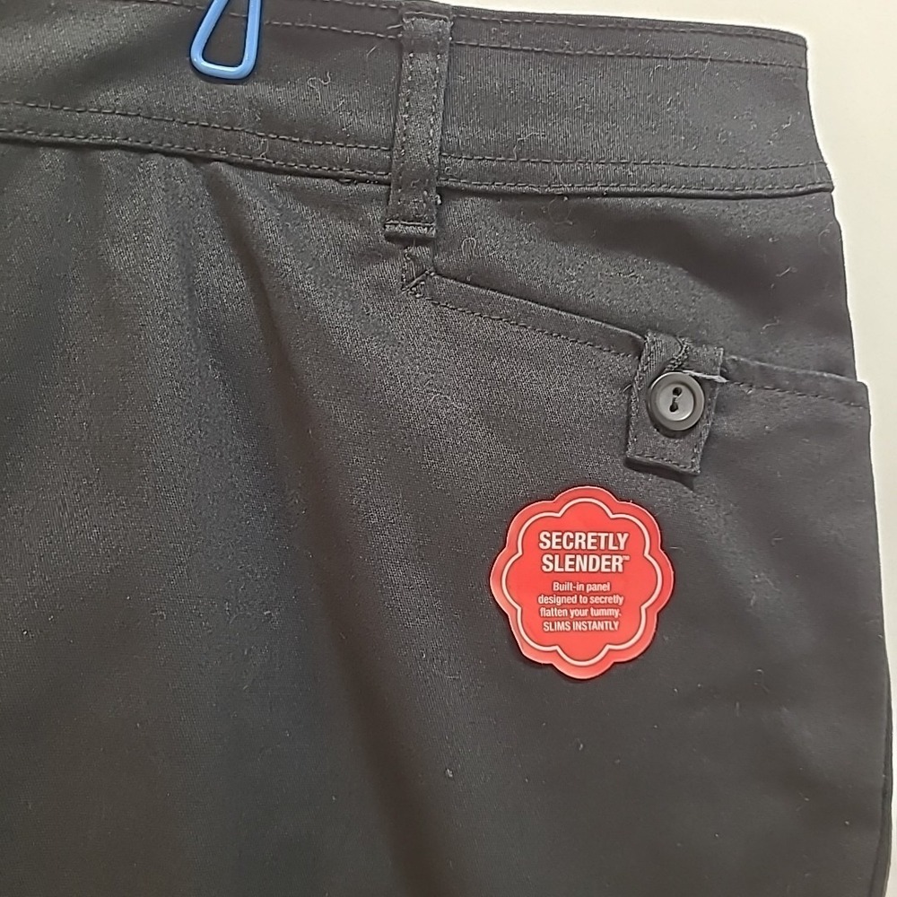 St Johns Bay Secretly Slender Classic Fit Black Bermuda Shorts Womens 22W NWT - Picture 7 of 10